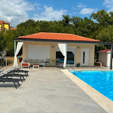 Sea View Pool House *